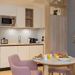 Staybridge - Parliament By Ihg Hotel 4*