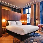 Staybridge - Parliament By Ihg Hotel 4*