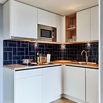 Staybridge - Parliament By Ihg Hotel 4*